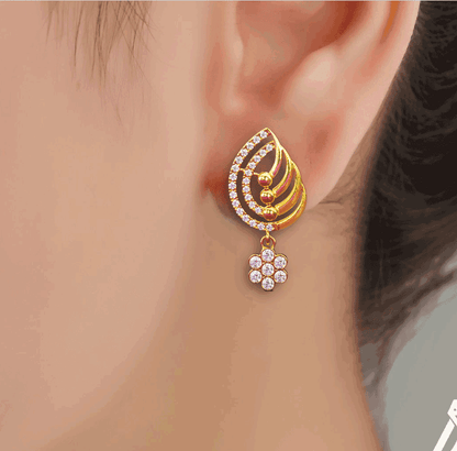 LEAF SHAPE GOLD EARRINGS