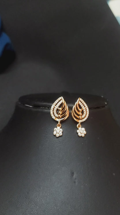 LEAF SHAPE GOLD EARRINGS